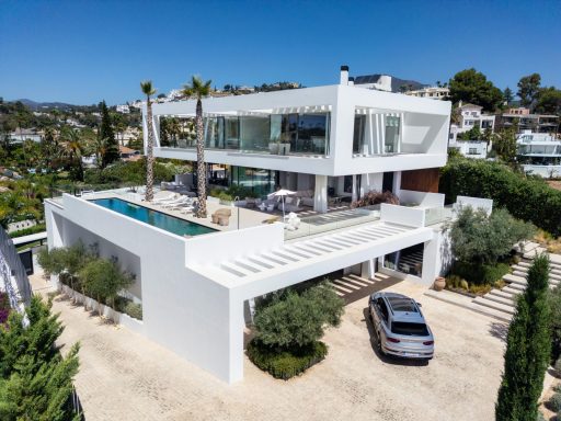 VILLA MIKA. LA QUINTA VILLA CONTEMPORÁNEA EN MARBELLA