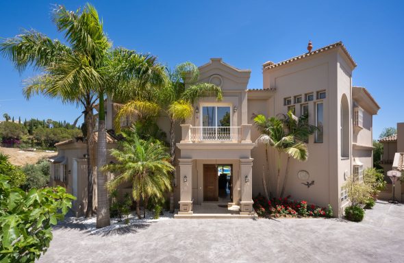 VILLA ZANALITA. NUEVA ANDALUCÍA VILLA CON ENCANTO ANDALUZ, EN NUEVA ANDALUCÍA