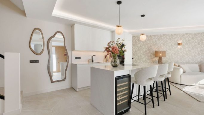 TOWNHOUSE NILO.ALTOS DEL RODEO ELEGANTE CASA ADOSADA EN ALTOS DEL RODEO, MARBELLA