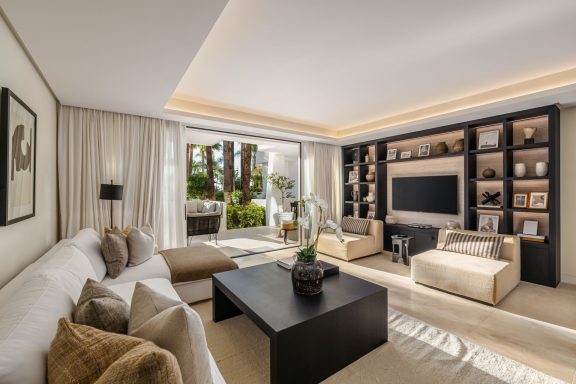 APARTMENTO AURA 7. PUENTE ROMANO. APARTAMENTO DE LUJO EN MILLA DE ORO