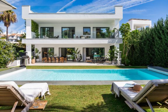 VILLA GARDENIA. MARBELLA-PUERTO BANÚS VILLA DE LUJO EN PUERTO BANÚS